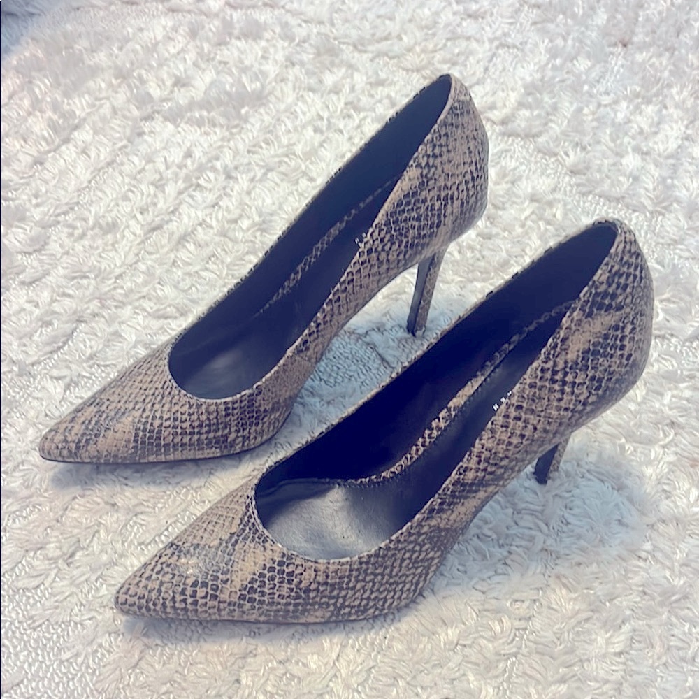 Ralph Lauren Snake Print Pump Heels 10